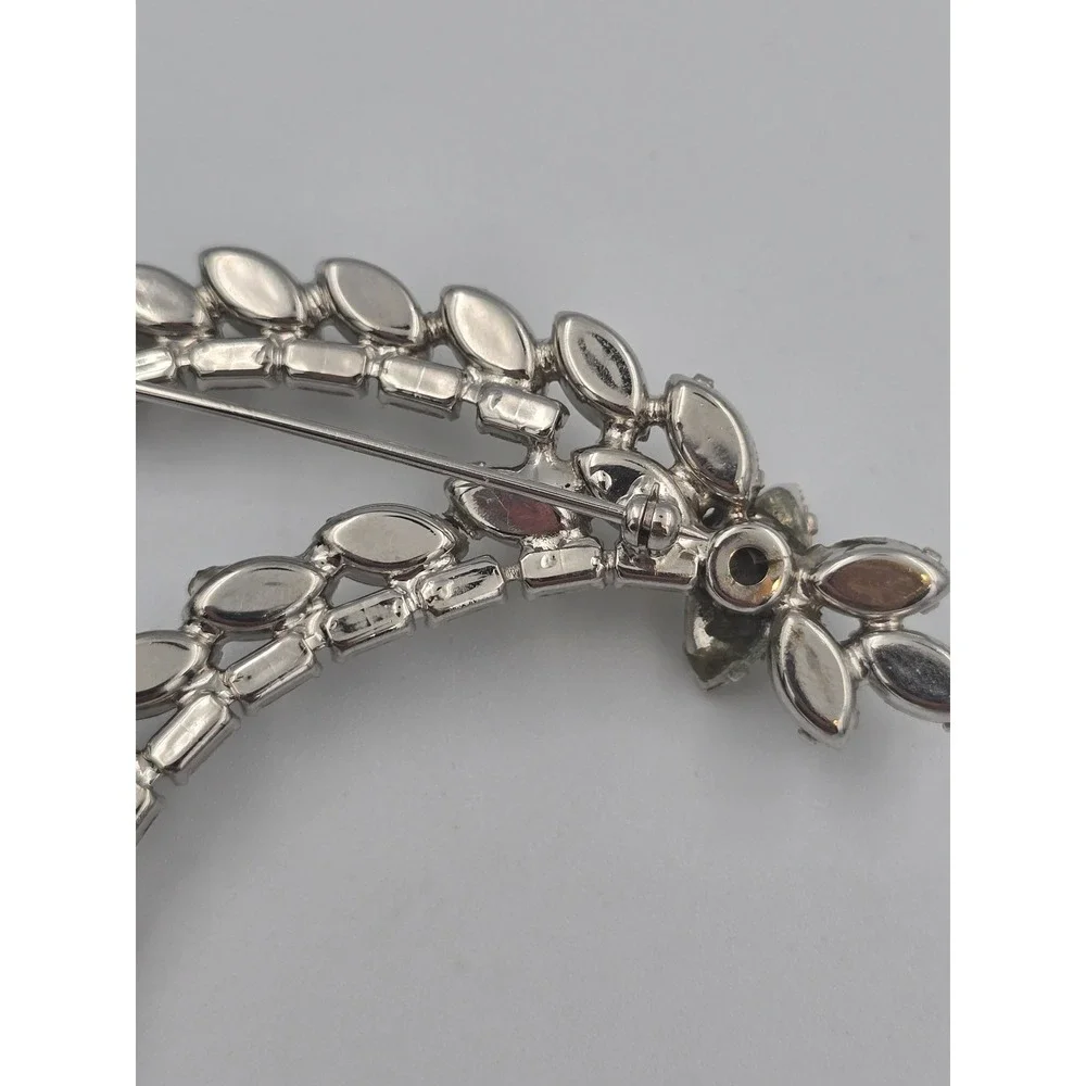 Vintage Clear Champagne Rhinestone Brooch Pin Silver Tone Marquise Baguette Leaf